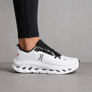 Black / White