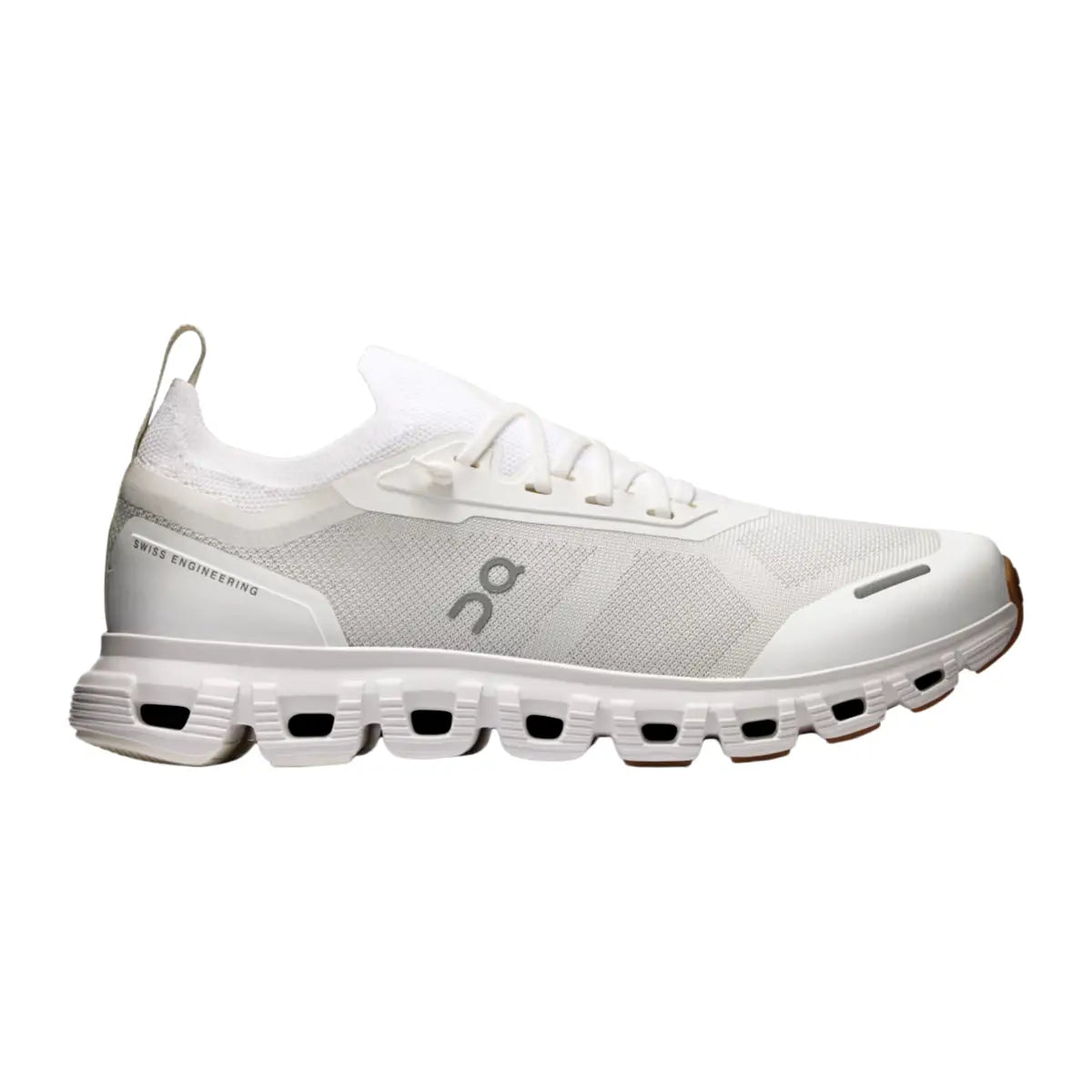 Cloud 6 Versa Refined comfort made to move with you.